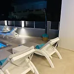 Flev's Luxury House With Pool Holiday home *
