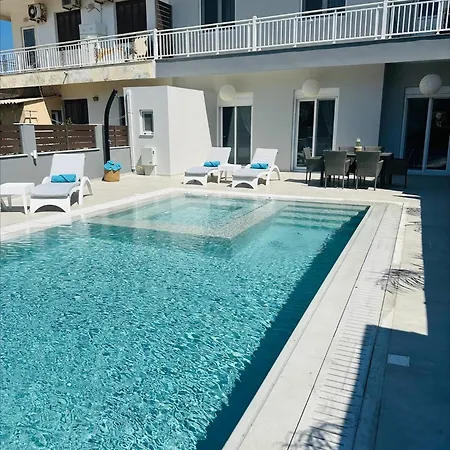 Flev's Luxury House With Pool * Кремасти
