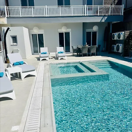 Flev's Luxury House With Pool Casa vacanze
