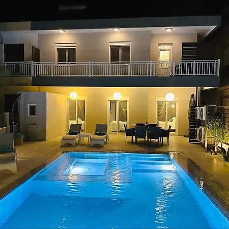 Flev's Luxury House With Pool *