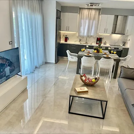 Flev's Luxury House With Pool