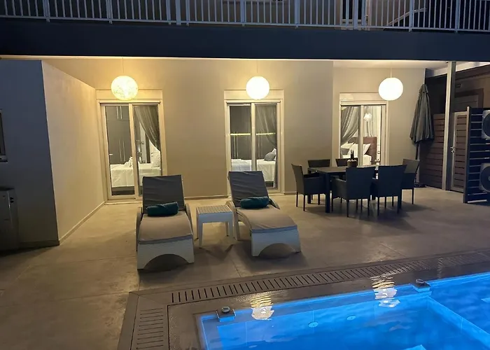 Flev's Luxury House With Pool *