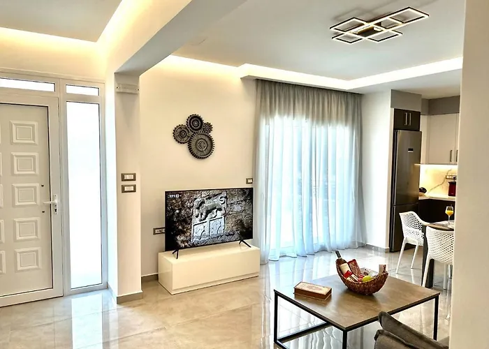 Flev's Luxury House With Pool * Kremastí