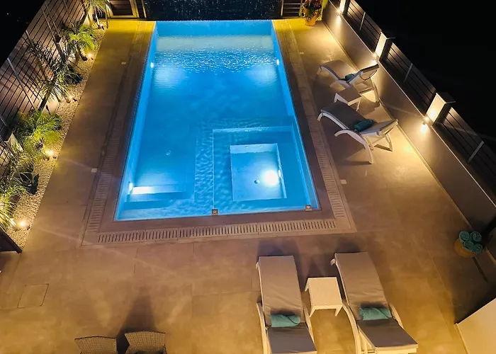 Flev's Luxury House With Pool Prázdninový dům