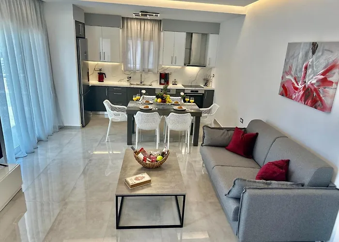 Flev's Luxury House With Pool * Kremastí