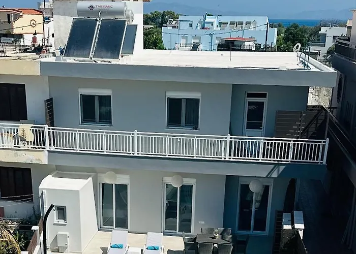 Vakantiehuis Flev's Luxury House With Pool *