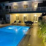 Flev's Luxury House With Pool * Кремасти