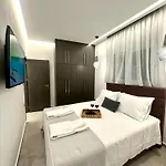 Flev's Luxury House With Pool Дом отдыха Кремасти