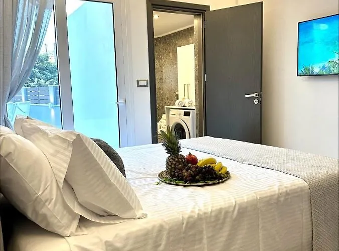 Flev's Luxury House With Pool Kremastí