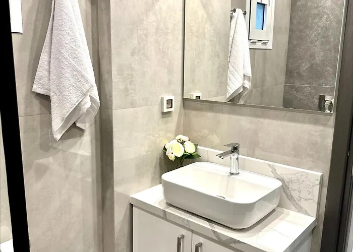 بيت للعطل Flev's Luxury House With Pool Kremastí
